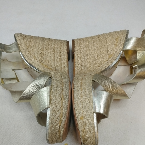 Michael Kors Womens Shoes Size 9.5 Gold Leather Es - Picture 3 of 7